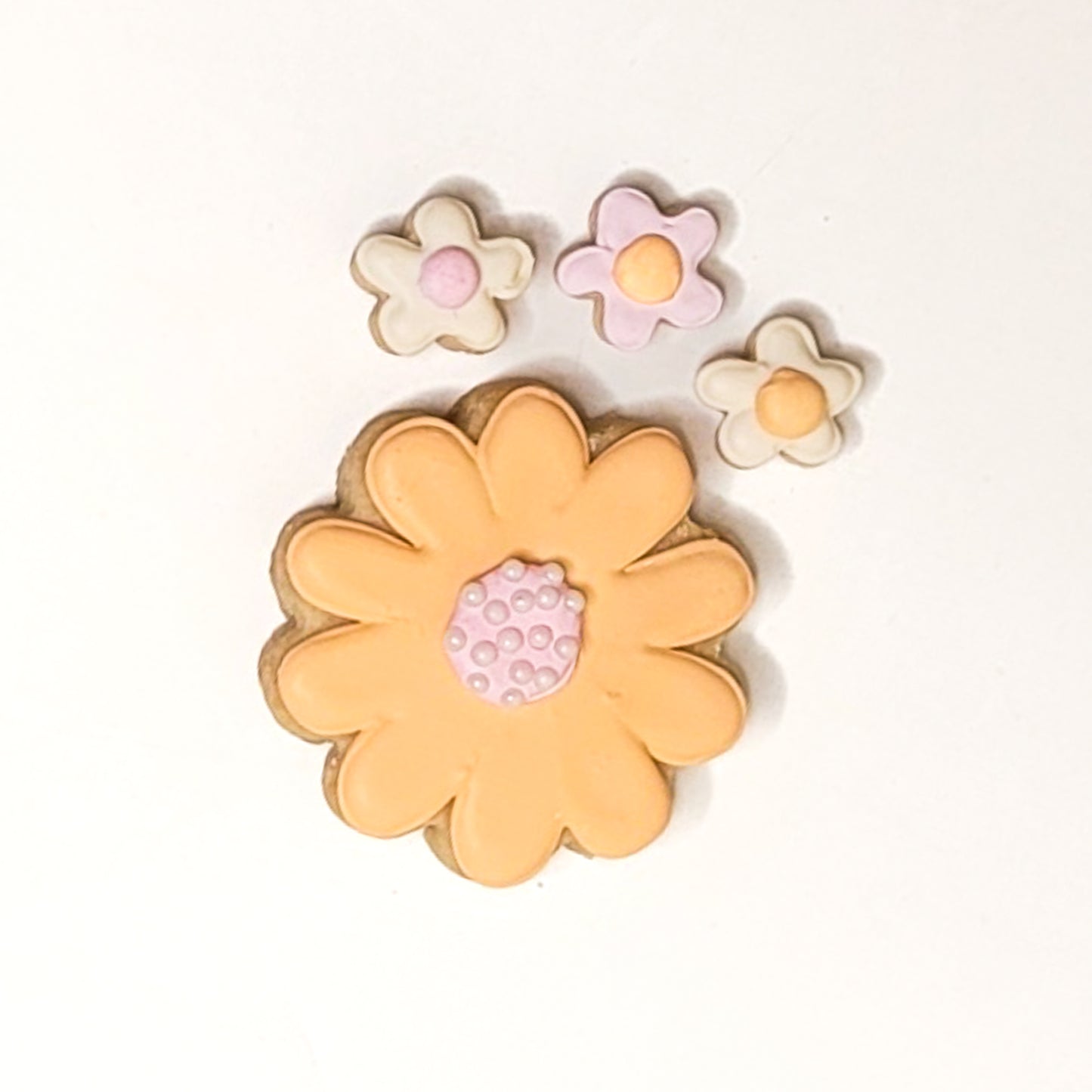 NEW! Mini Bouquet (Single Flower with 3 minis)