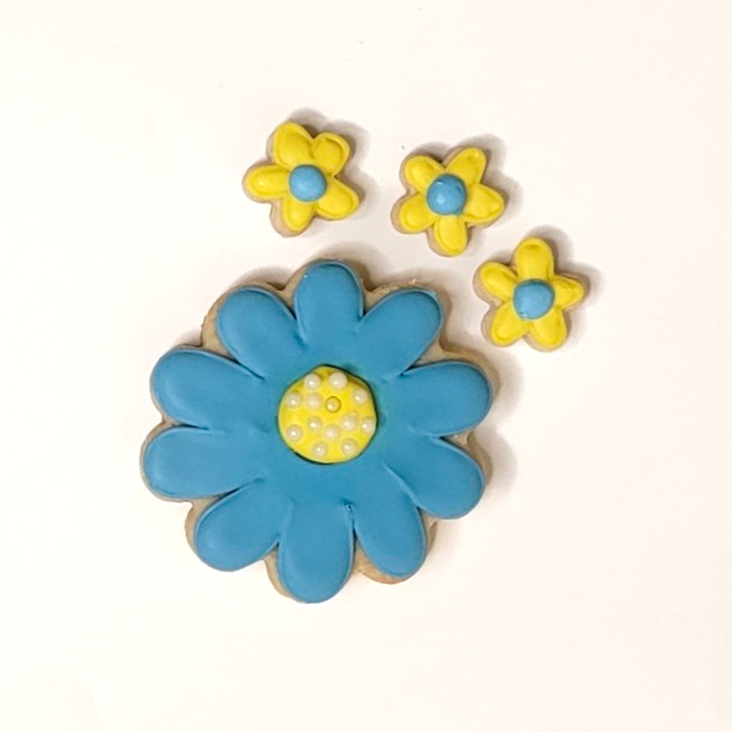 NEW! Mini Bouquet (Single Flower with 3 minis)