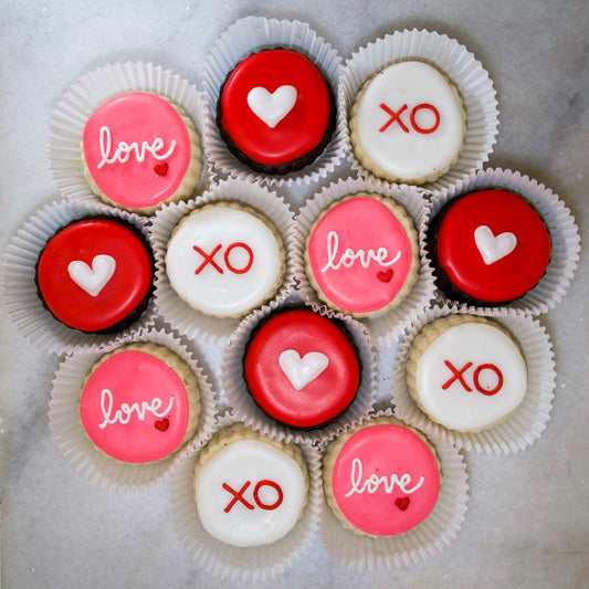 "Love XO Heart Chocolate Combo" Shortbread Gift Box