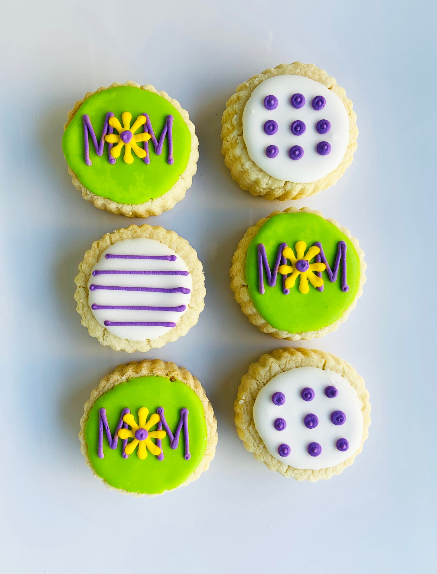 Mom's Day Flower Power Shortbread Gift Box