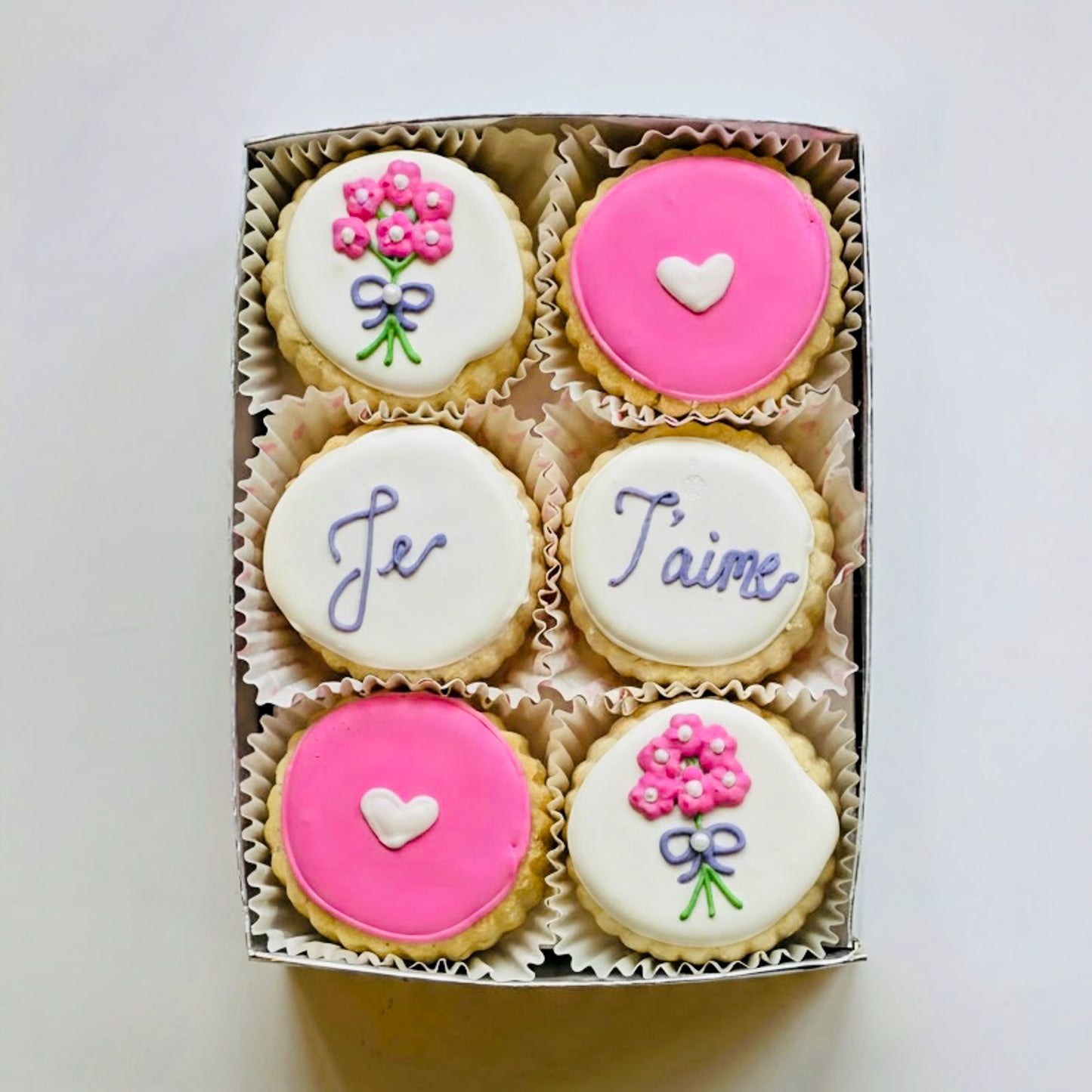 NEW - "Je t'aime Heart" 6-piece Gift Box