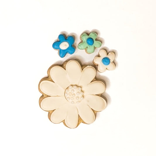 NEW!  Mini Bouquet (Single Flower with 3 minis)