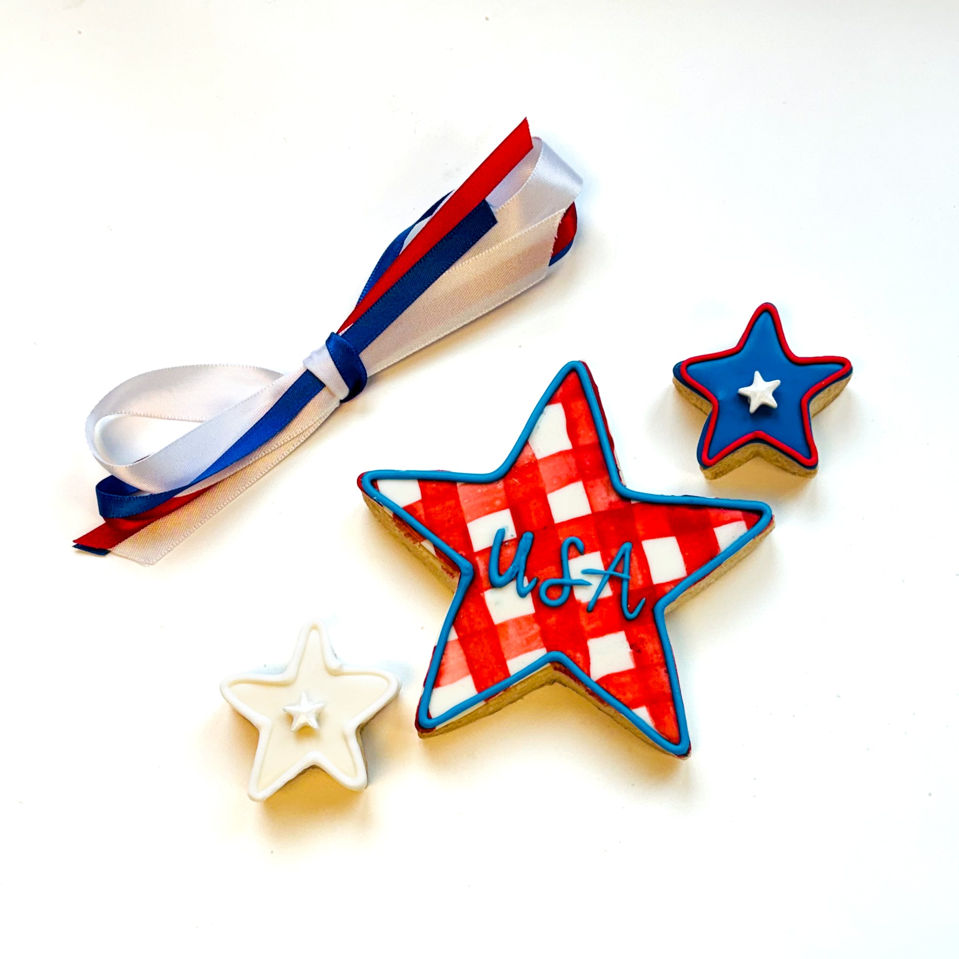 Le Gourmet Baking - Red Gingham Star 3-piece Shortbreads